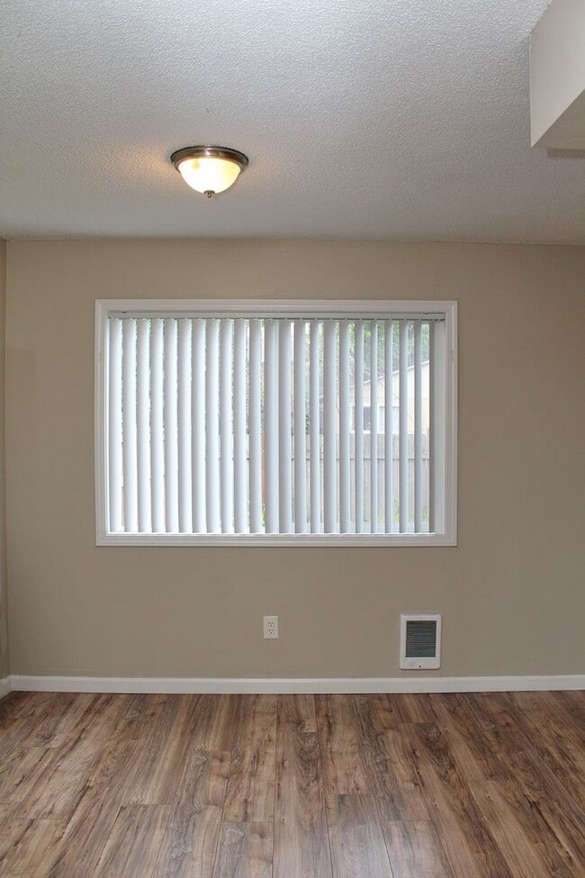 Building Photo - yanke02