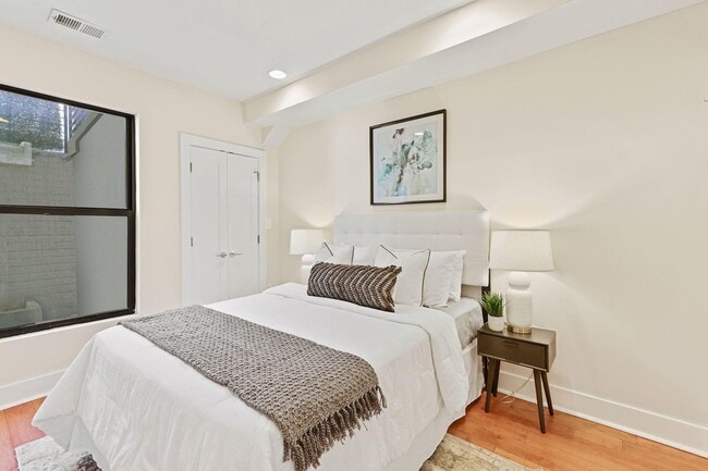 Building Photo - 2140 Wisconsin Ave NW