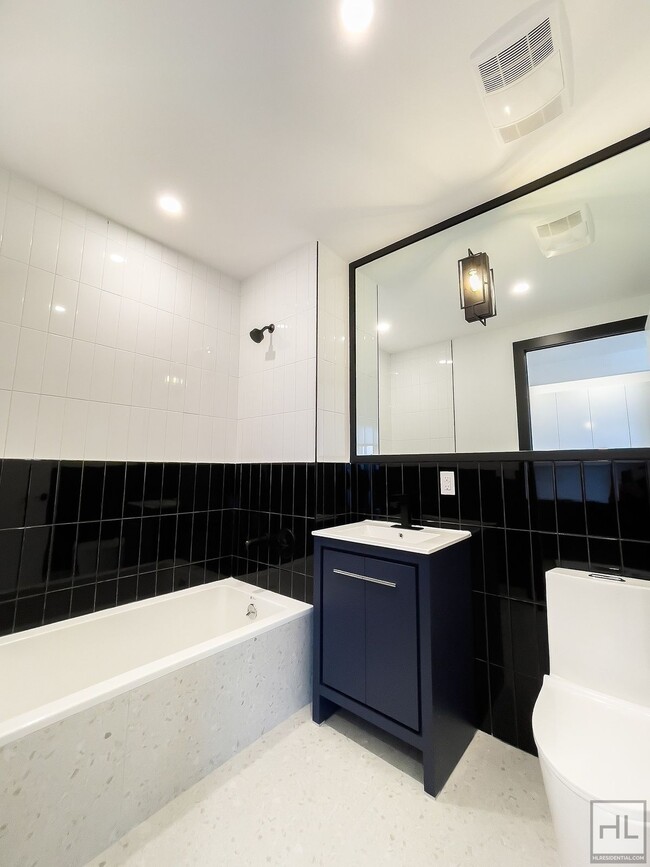 Building Photo - Crown Heights / Sunlit Studio 1-Bath / New...