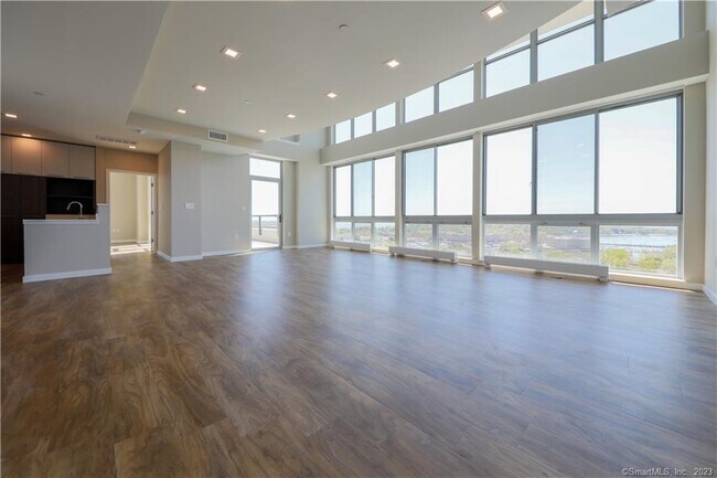 Building Photo - 850 Pacific St