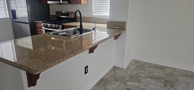 Building Photo - Beautiful 2 bedroom home for rent