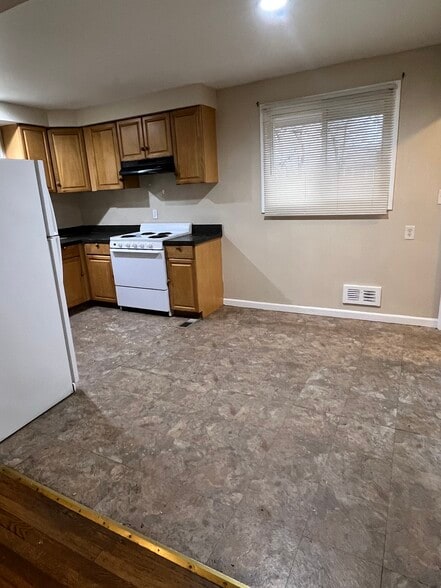 Building Photo - 13740 Pearson St