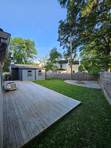 Building Photo - 6569 Graf Dr