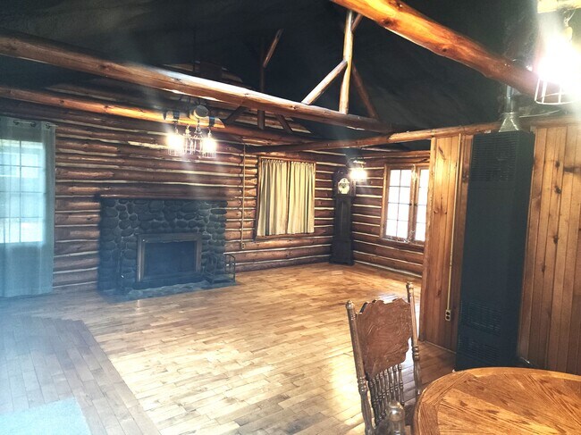 Building Photo - 3886 N West River Rd