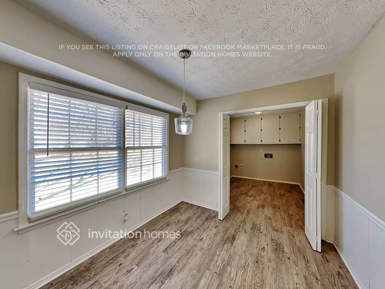 Building Photo - 5491 Four Winds Dr SW