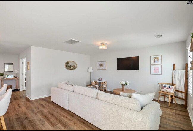 Building Photo - 714 S Long Star Wy