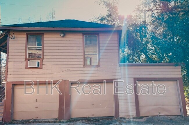 Building Photo - 4920 Victor St