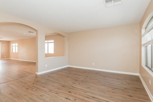 Building Photo - 3172 S 162nd Ln