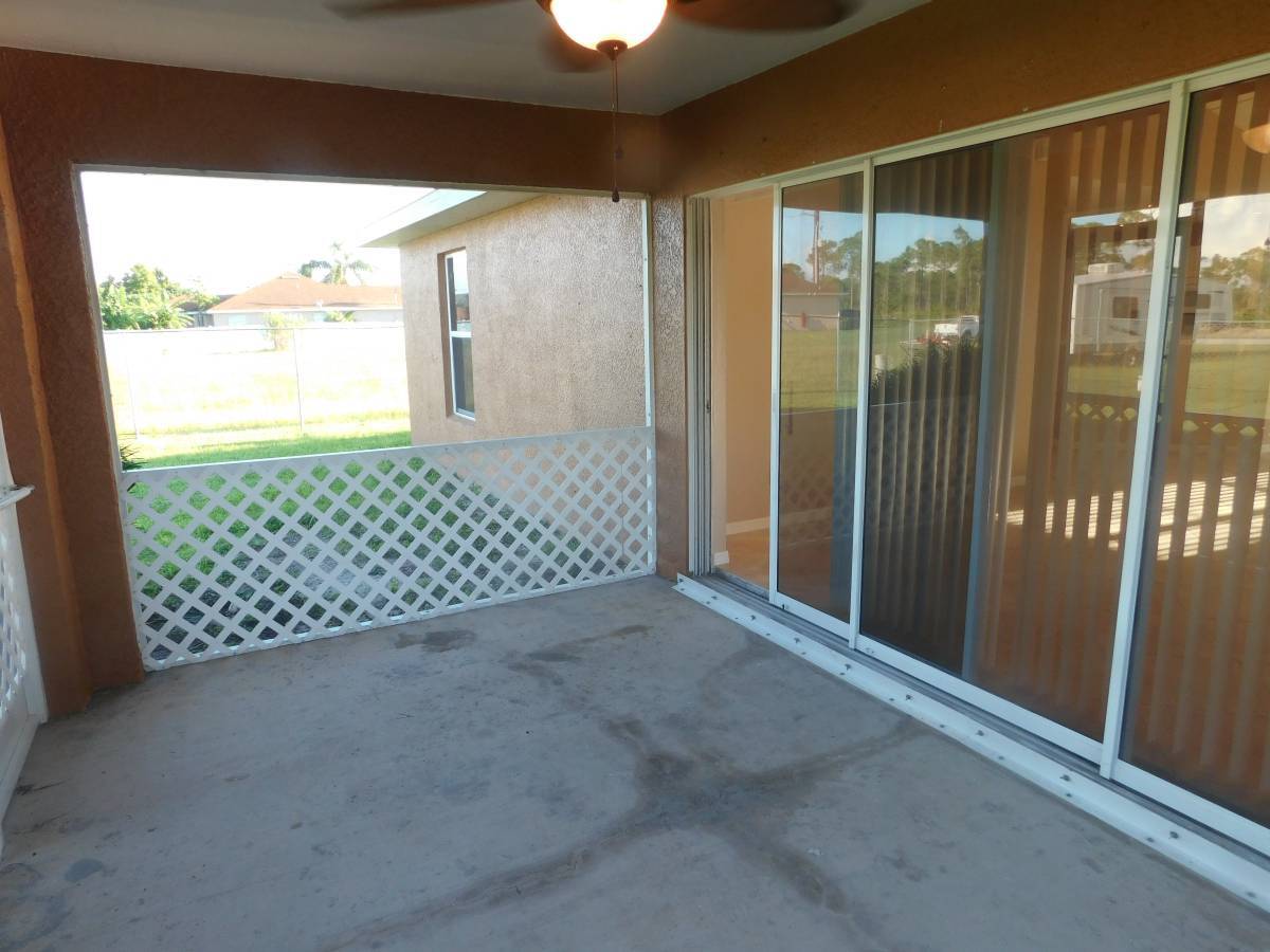 Building Photo - 4124 NE 8th Pl