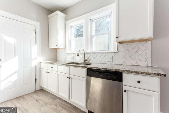 Building Photo - 1665 Beecher St SW