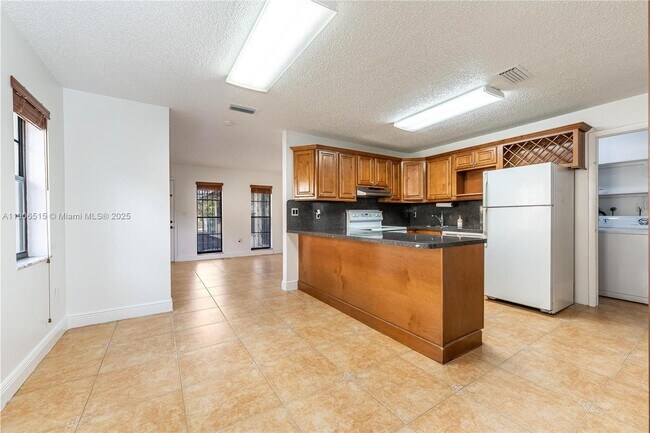 Building Photo - 1048 NW 32nd Pl