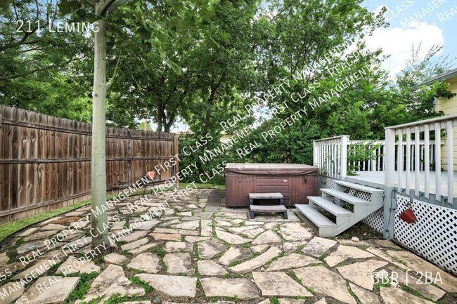 Building Photo - 211 Leming-