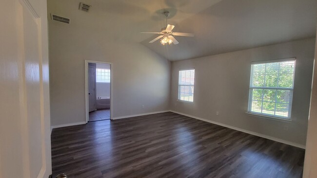 Building Photo - Spacious Four Bedroom Home in Frenship