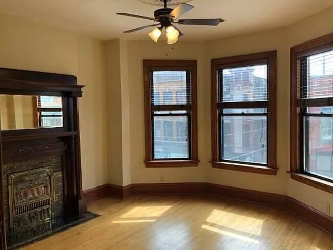 Building Photo - 526 W National Ave