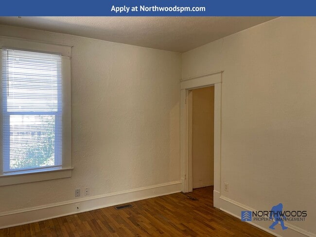 Building Photo - Charming 2 Bedroom 2 Bathroom Home