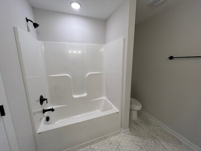 Building Photo - Perfect Paramount Point Property!