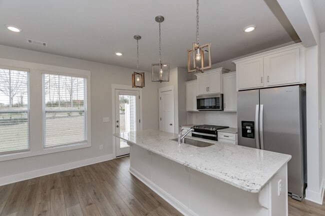 Building Photo - Monte Vista Townhomes