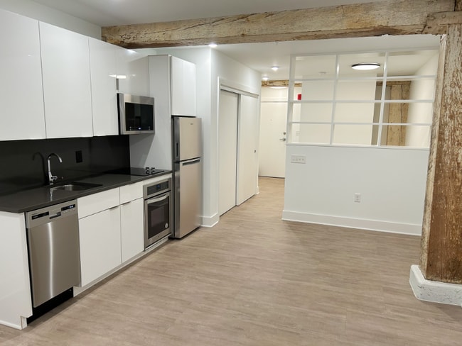 Building Photo - 425 N Prince St