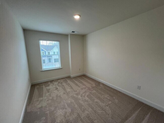 Building Photo - 53 Bluebottle St
