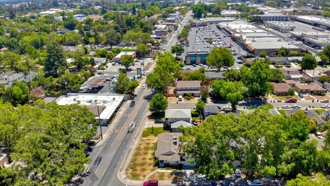 Building Photo - 5400-5402 Folsom Blvd