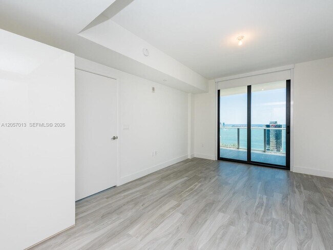 Building Photo - 1010 Brickell Ave