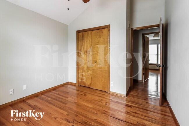 Building Photo - 1709 Shelby Dr