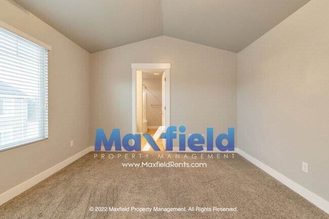 Building Photo - LEASE SPECIAL - 3BD, 2.5 BA, 2GA Draper townhome with super fast fiber internet