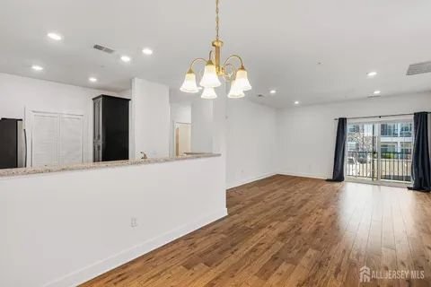 Building Photo - 718 Stiller Ln