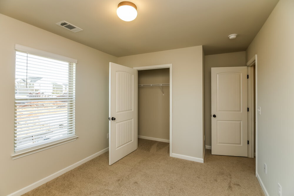 Building Photo - 140 Magnaview Dr