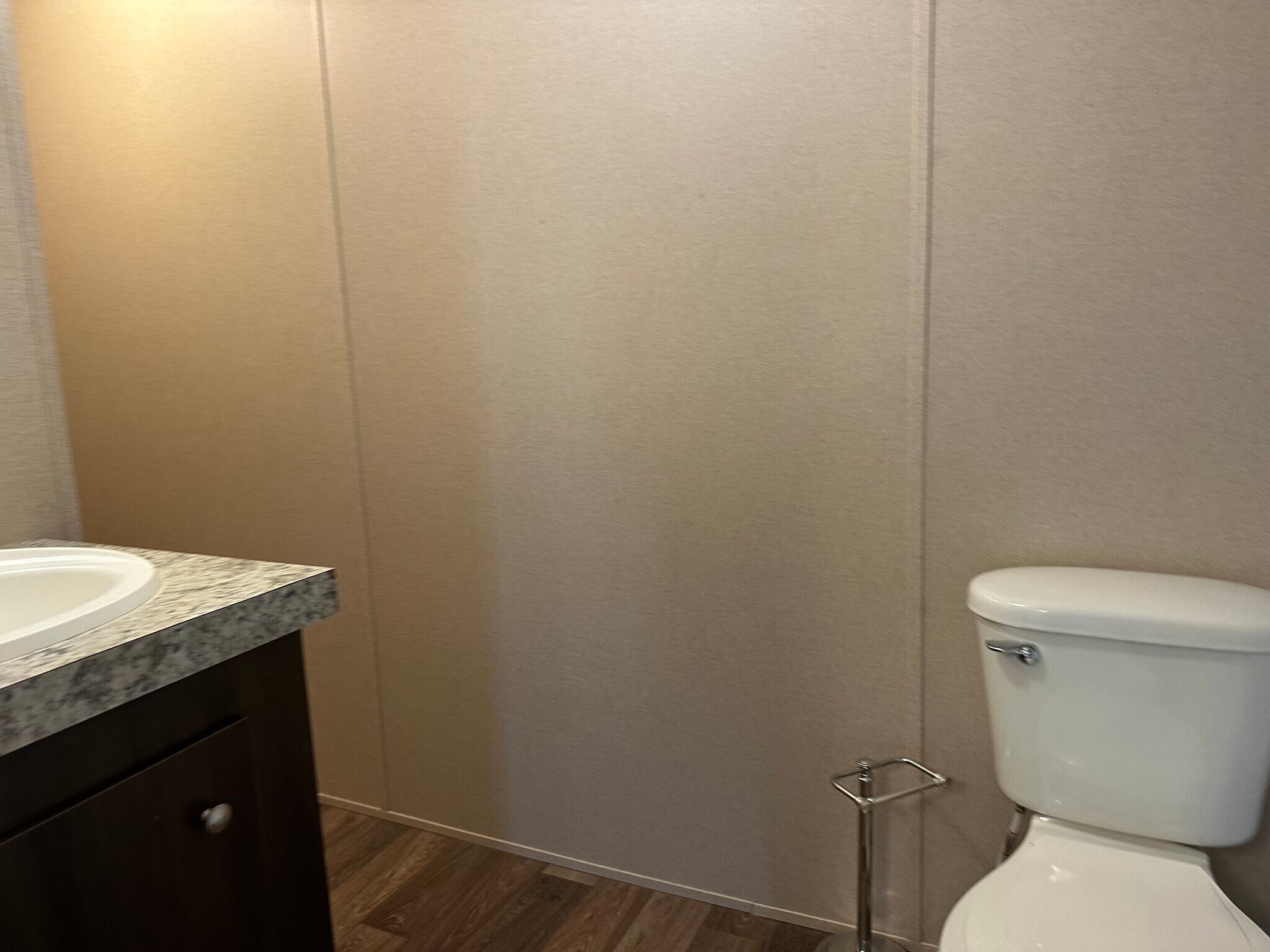 Building Photo - 833 Lovell Rd