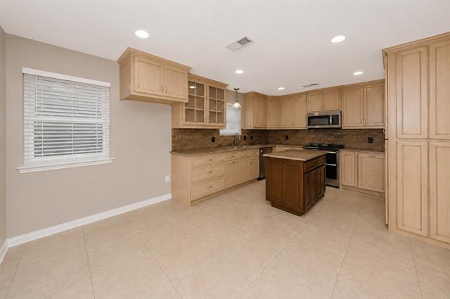 Building Photo - 3902 Helmsford Dr