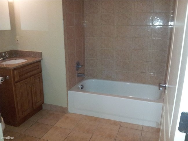 Primary Photo - 35240 W Michigan Ave