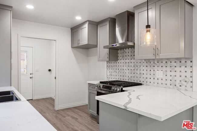 Building Photo - 1342 Mohawk St