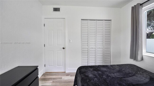 Building Photo - 1441 NE 154th Terrace