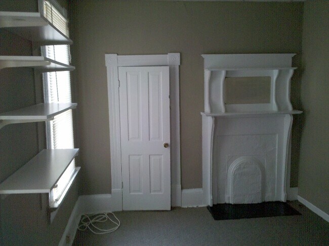 Building Photo - 1007 Curran St NW