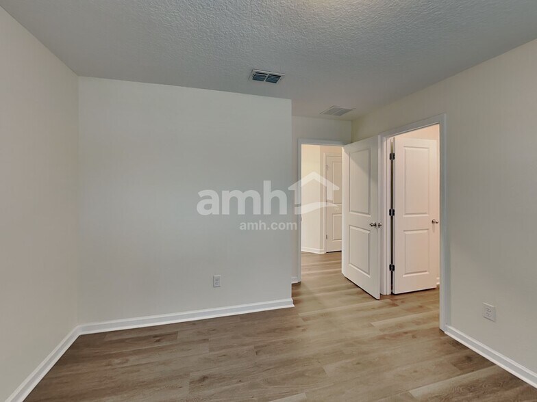 Building Photo - 173 Edge Park Trl