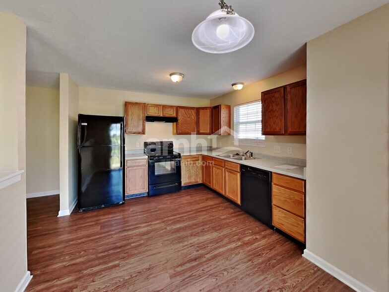 Building Photo - 5904 Jackie Ln