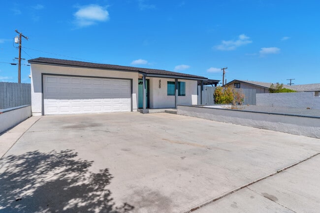 Building Photo - 458 W Bon Air Dr