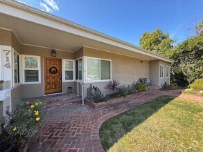 Building Photo - 714 Oceanview Dr