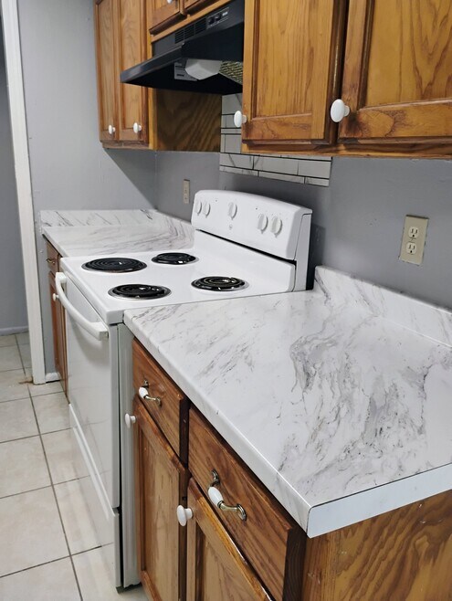 Building Photo - 1120 W Shilo Dr