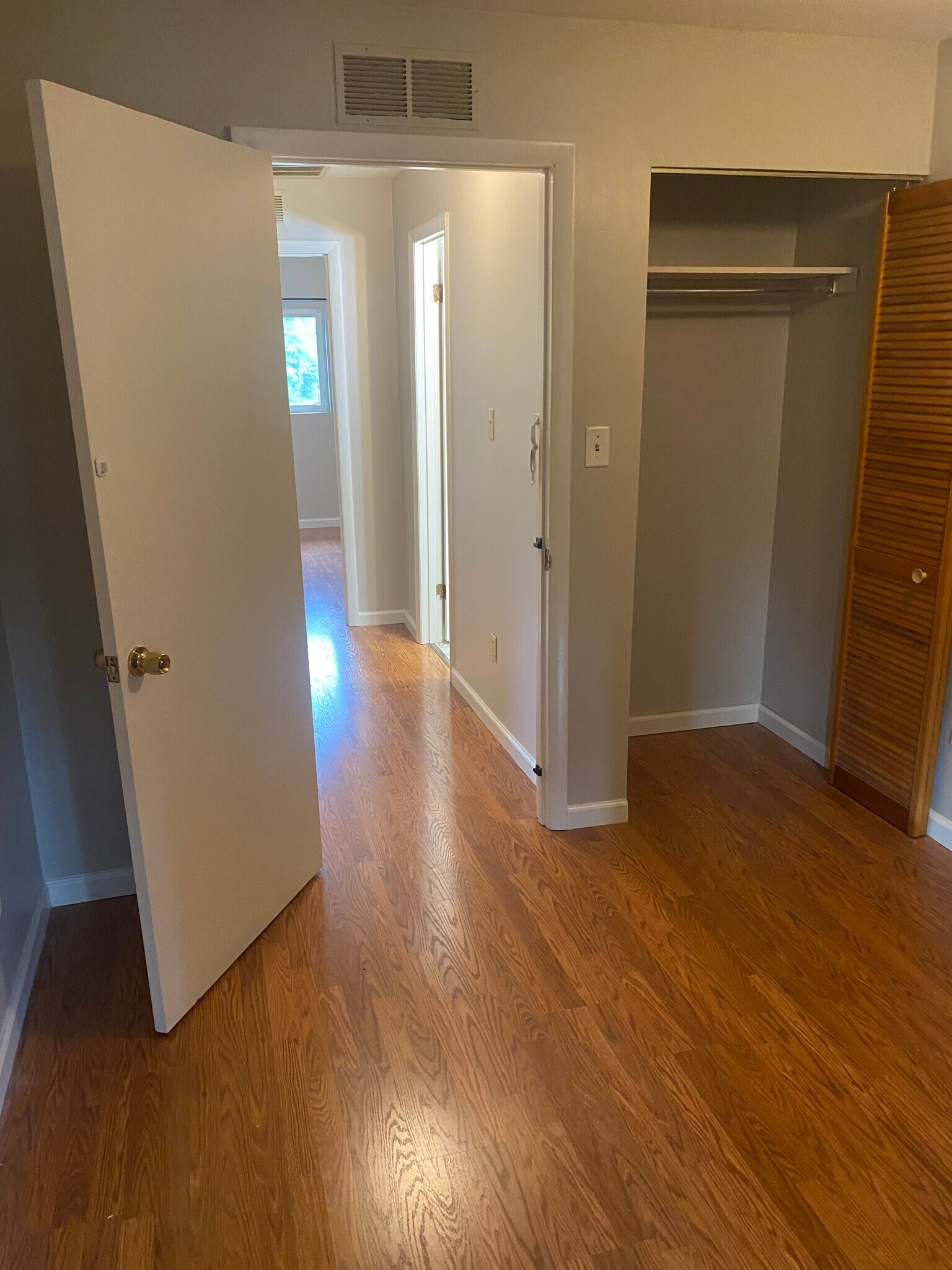 Building Photo - 817 Elysian Ave