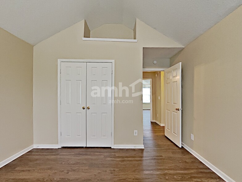 Building Photo - 716 Fletcher Dr