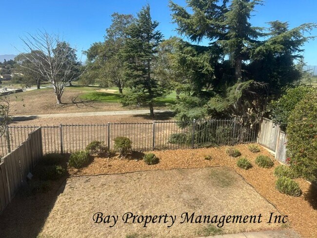 Building Photo - **Beautiful 4 Bedroom Home Overlooking Twin Creeks Golf Course**