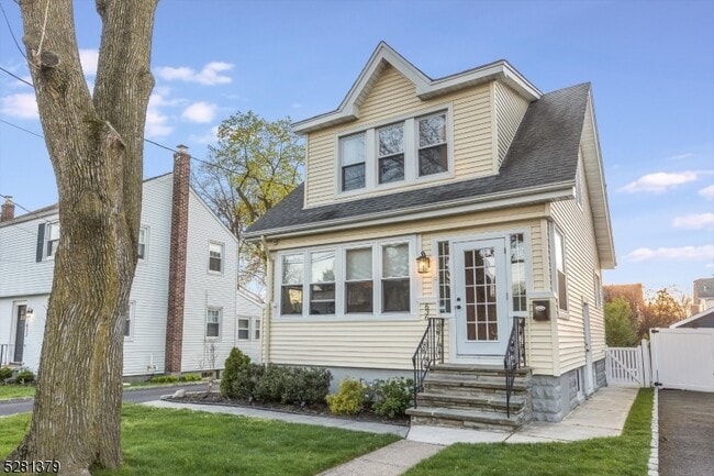 Primary Photo - 636 E Passaic Ave