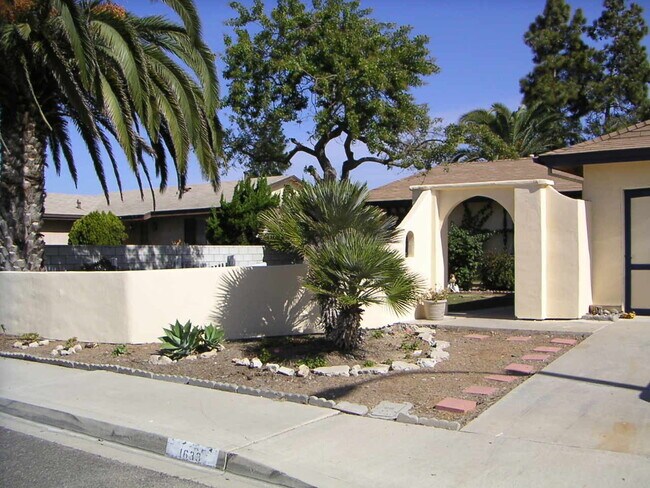 Primary Photo - 3 Bed House w/Garage, Additional Family Room