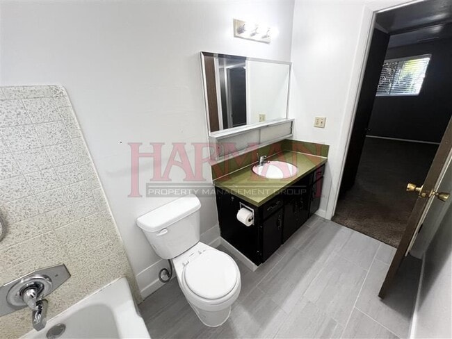 Building Photo - 1544 S 400 E