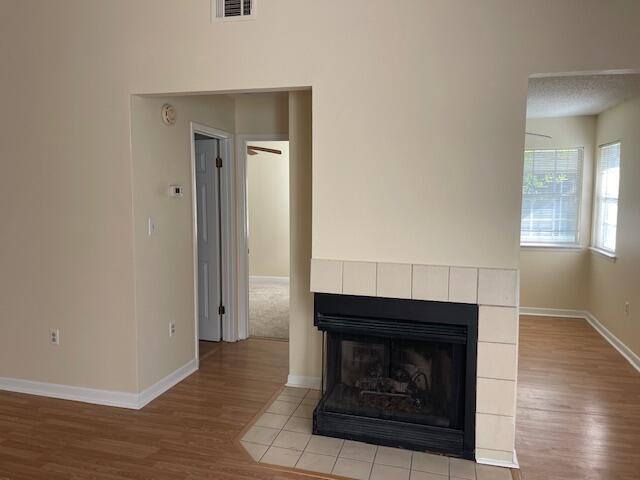 Building Photo - 810 Fairway Lakes Dr