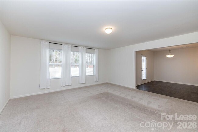 Building Photo - 824 Yorkshire Dr