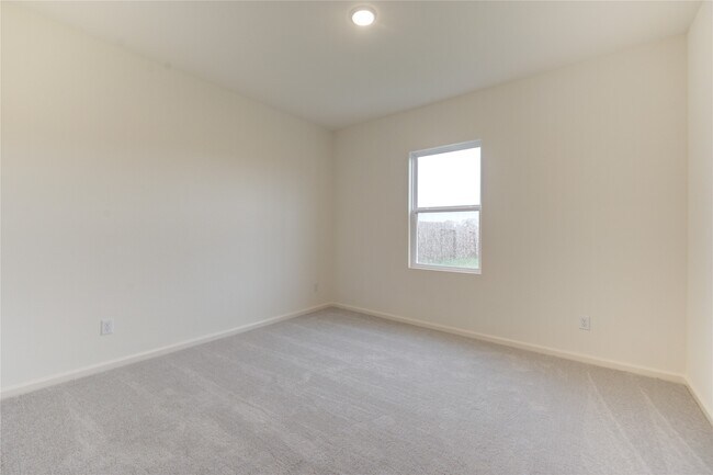 Building Photo - 8815 Vacek Xing Wy