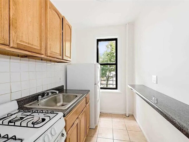 Building Photo - 2965 Decatur Ave